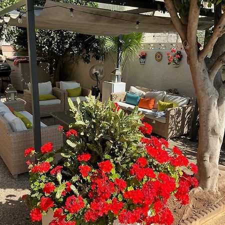 Large Villa Private Pool And Garden Near Beach Roquetas de Mar Bagian luar foto