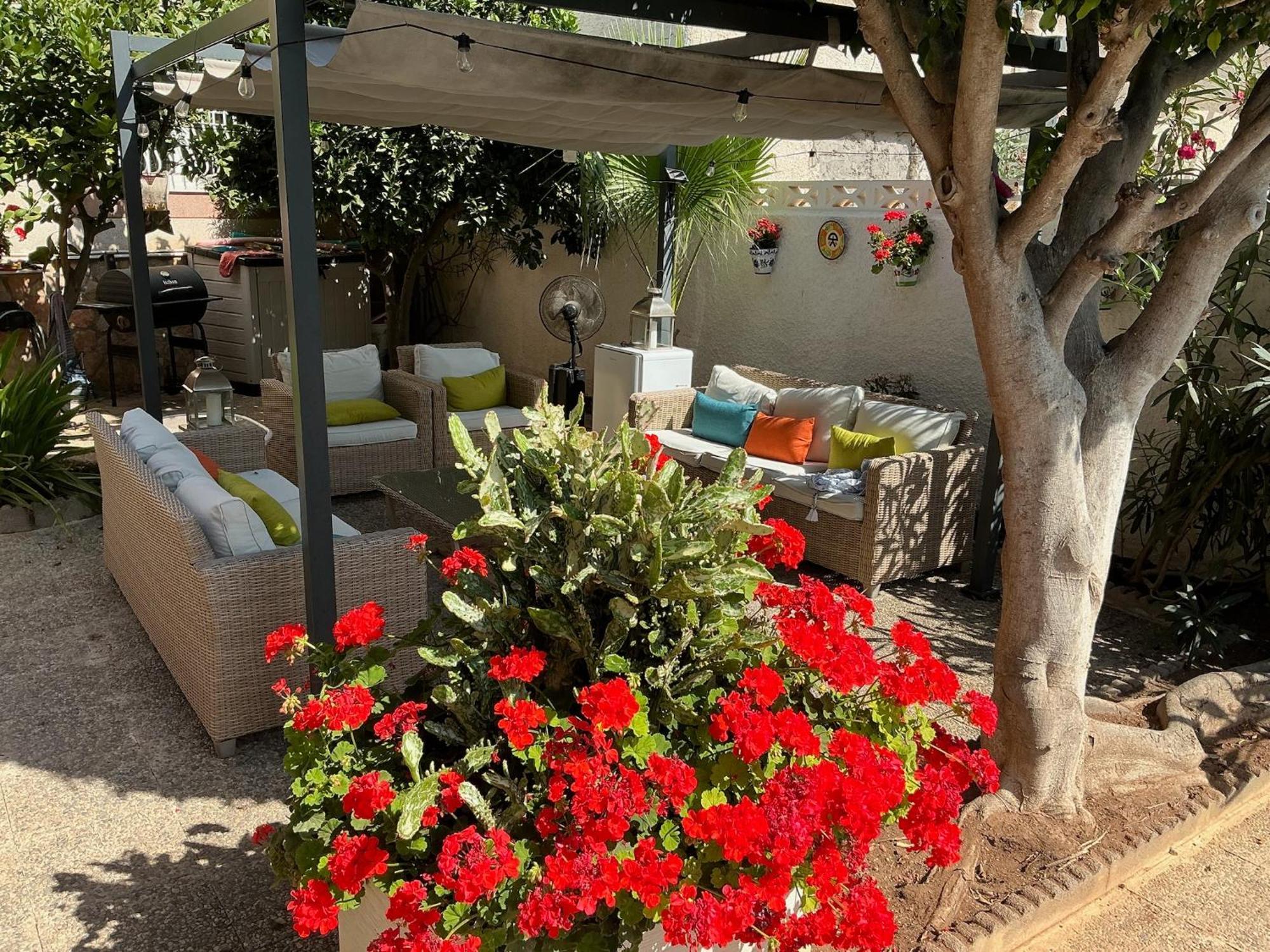 Large Villa Private Pool And Garden Near Beach Roquetas de Mar Bagian luar foto