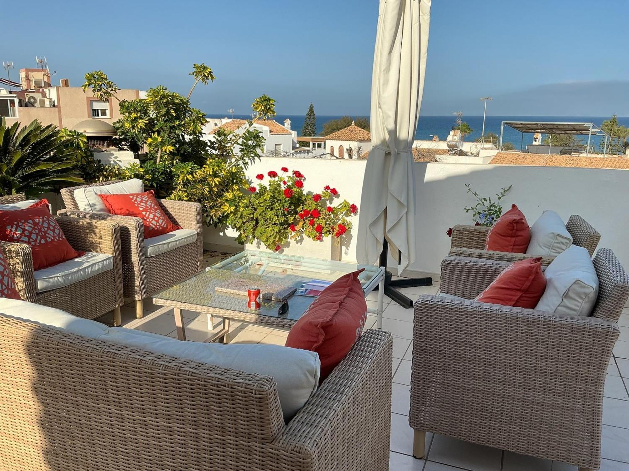 Large Villa Private Pool And Garden Near Beach Roquetas de Mar Bagian luar foto